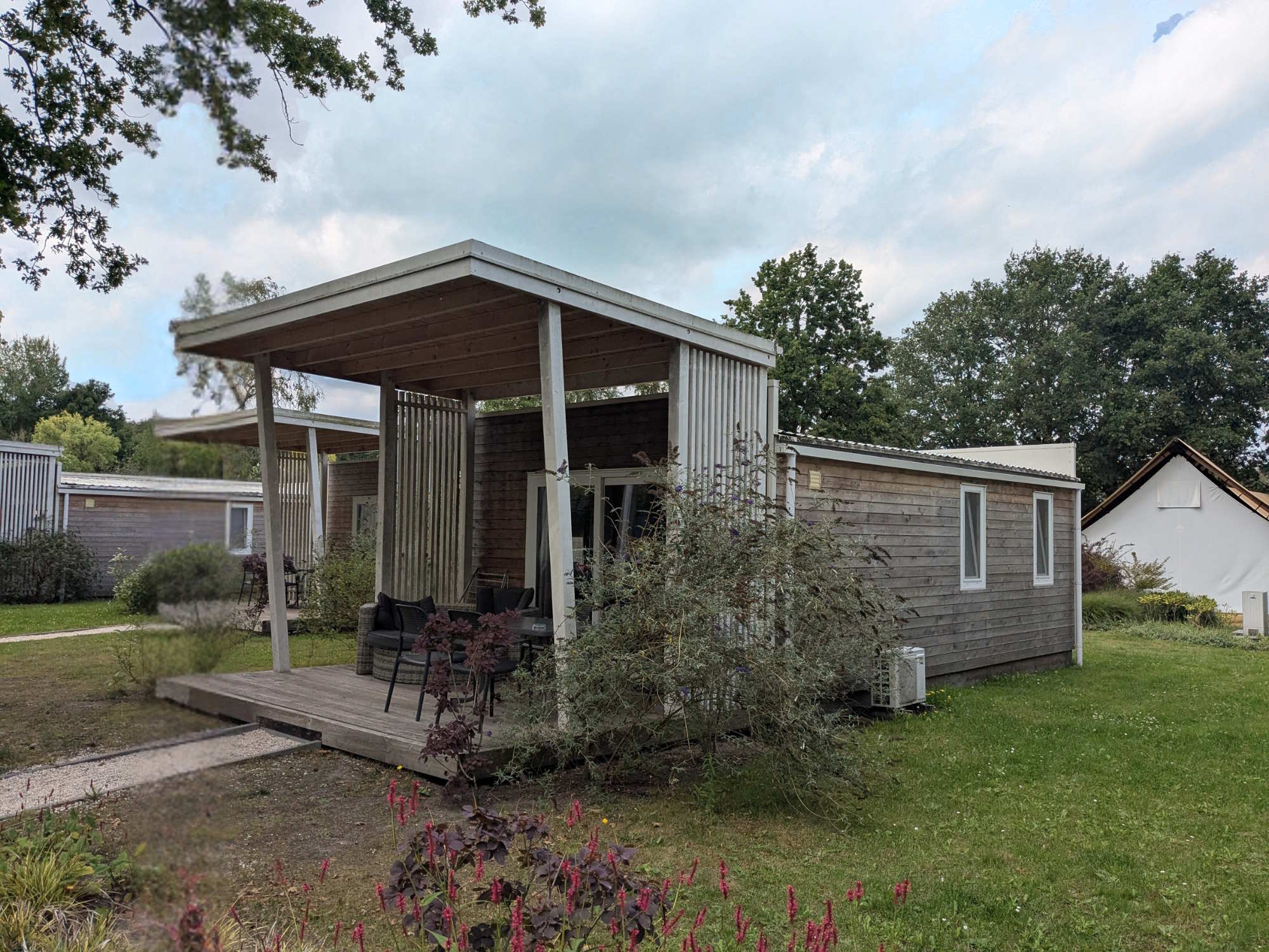 Huisje met luifel Kaatsheuvel